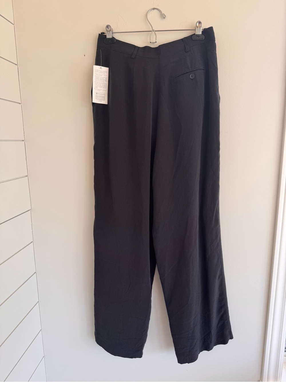 100% Silk Wide-Leg Black Pleated Women’s Trousers - Picture 7 of 7
